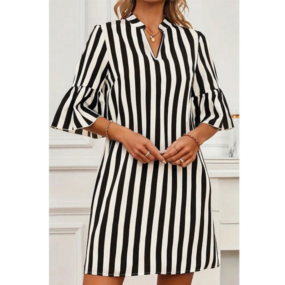 CLOSE-OUT SALE! NEW B/W striped Slimming A-line Dress Lightweight NWT Make Offer
